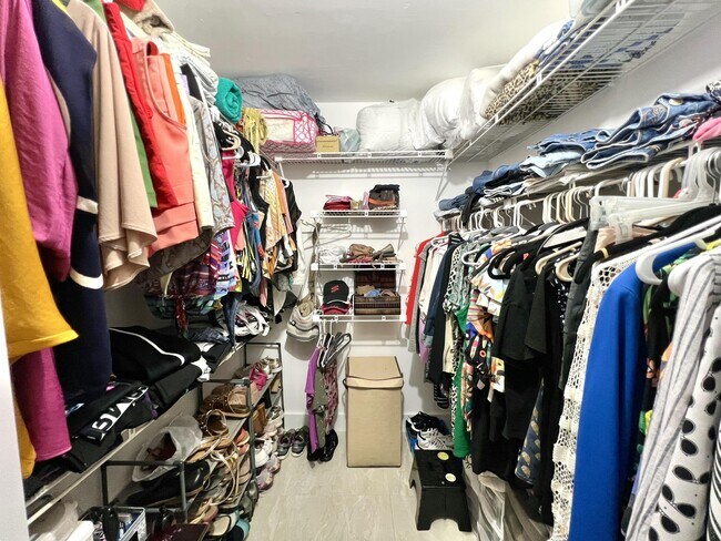 Building Photo - 4570 NW 18th Ave