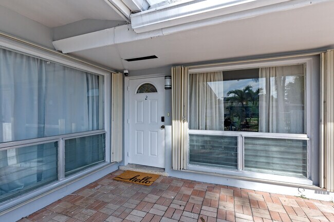 Building Photo - 1761 NE 55th St