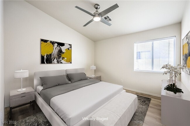 Building Photo - 1851 Vista Pointe Ave