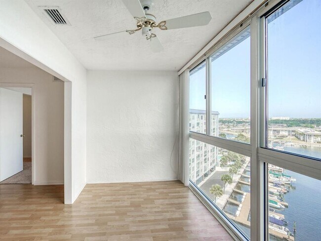 Building Photo - 4939 Floramar Terrace