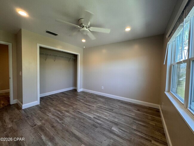 Building Photo - 607 Plantation Ct