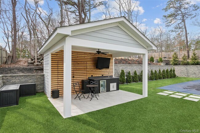 Building Photo - 6 W Landing Rd