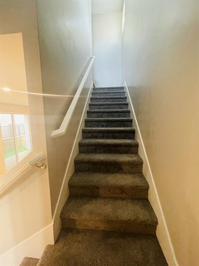 Building Photo - Desert Color Townhome!