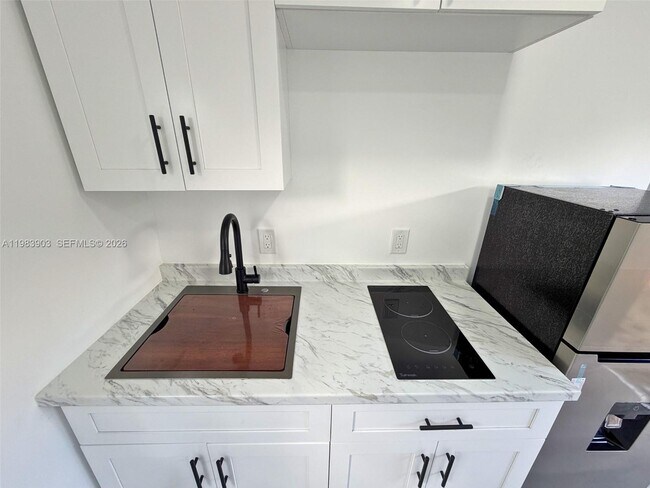 Building Photo - 9255 SW 43rd Terrace