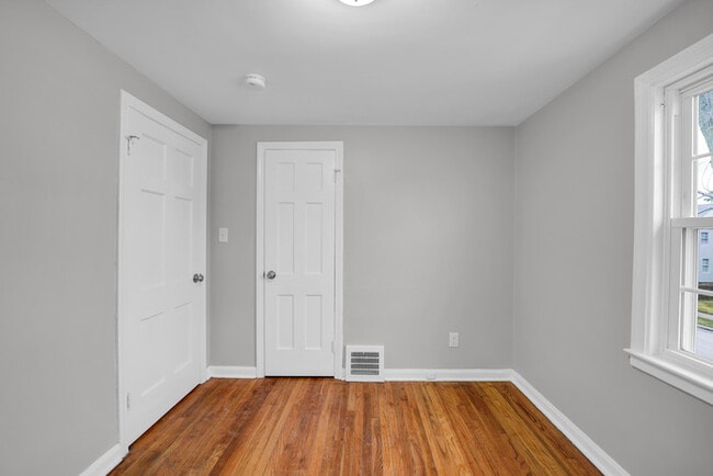Building Photo - 3958 E Antisdale Rd