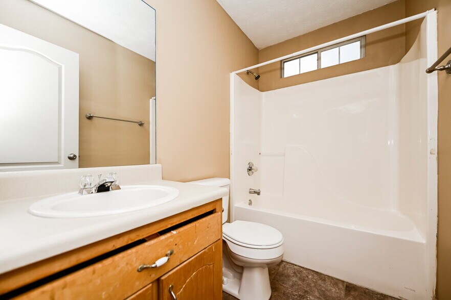 Building Photo - 5718 Rockingwood Dr