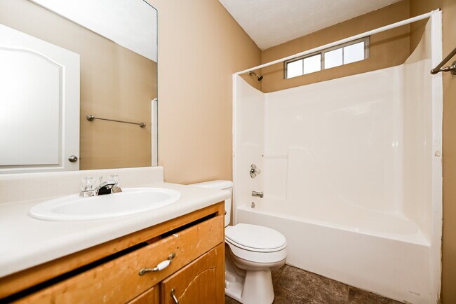 Building Photo - 5718 Rockingwood Dr