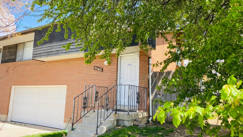Building Photo - 7567 S 2160 E
