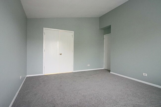 Building Photo - 1520 Commodore Ln
