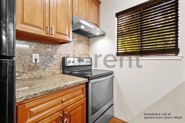 Building Photo - 454 Bolinger Common