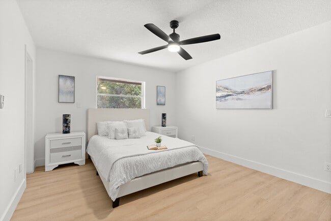 Building Photo - Newly Renovated Pool Home