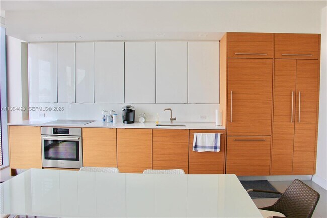 Building Photo - 250 NW 24th St