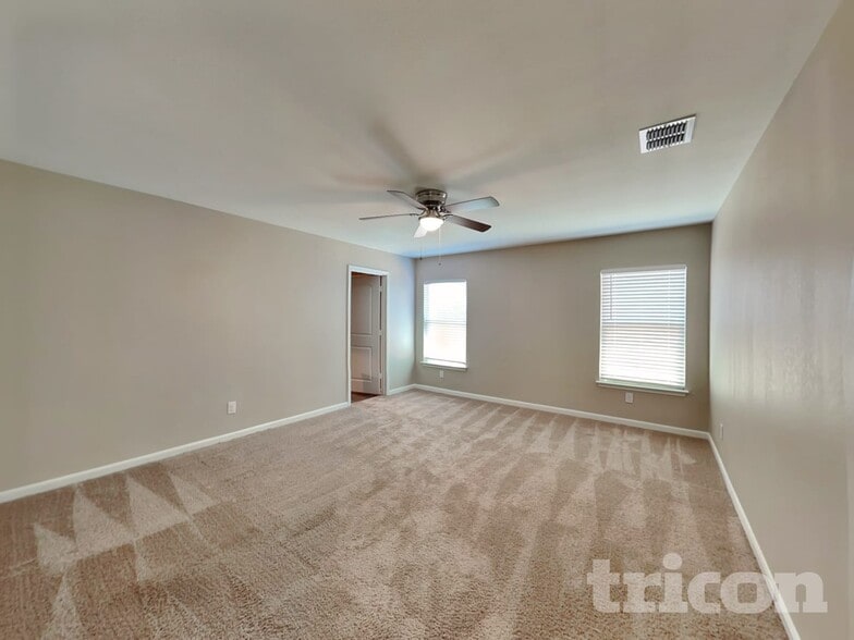 Building Photo - 747 Wonderland Trail