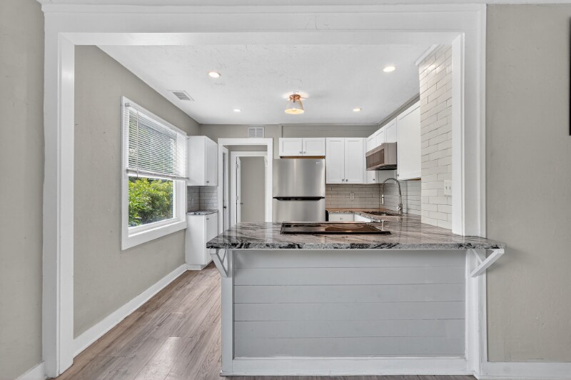 Building Photo - 2348 37th St S