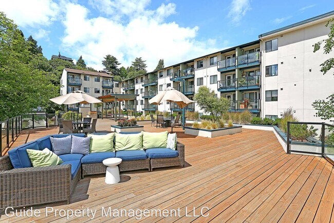 Building Photo - 2450 Aurora Ave N