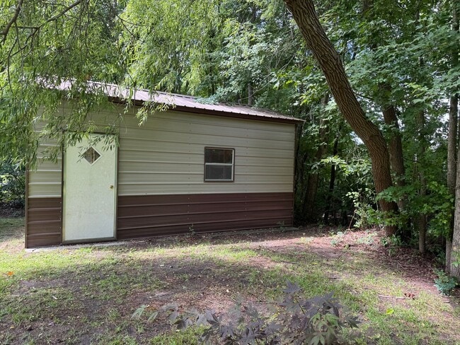 Building Photo - 105 Owls Nest Ct