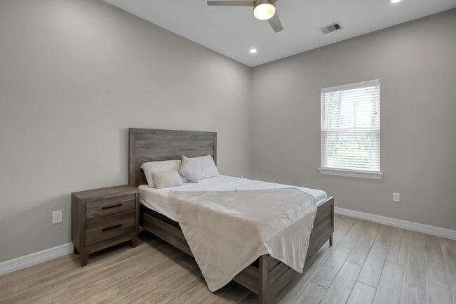 Building Photo - 14609 Jim Stowe Rd