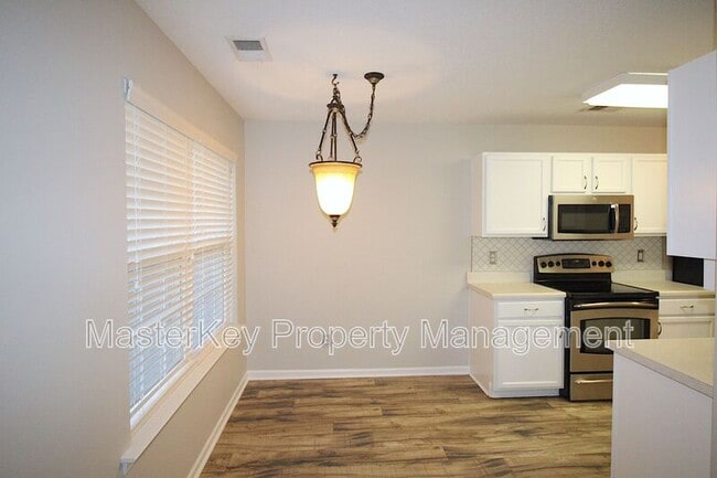 Building Photo - 3025 Bracey Pl