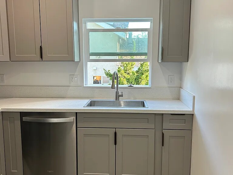 Building Photo - 2719 Alta St