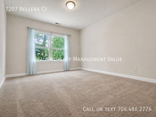 Building Photo - 7207 Bellera Ct