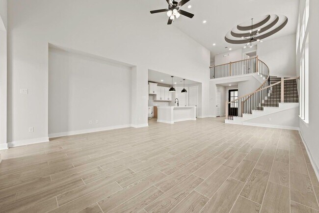 Building Photo - 31247 Riley Hts Dr