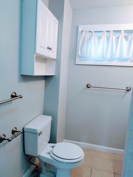 Building Photo - 10 Springer St