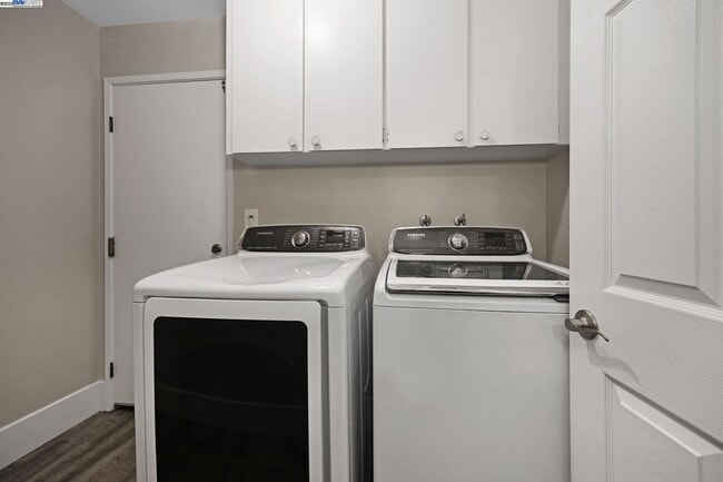 Building Photo - 2270 Bromfield Ct