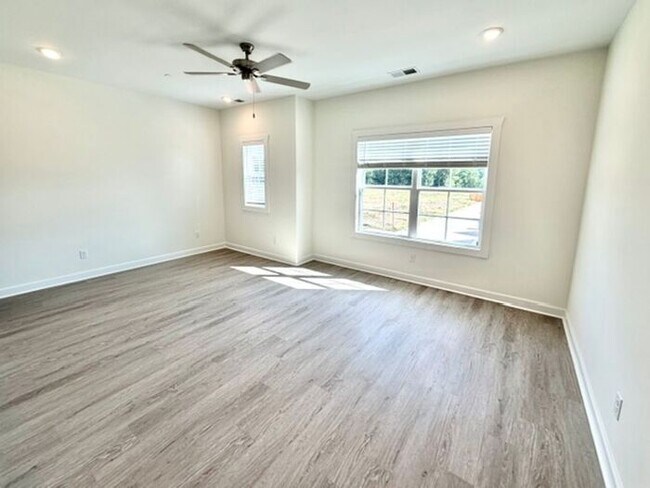 Building Photo - OPEN HOUSE! Now Leasing a Brand New 4-Bedroom 3.5 Townhome in Olive Branch-Minutes from Methodist...
