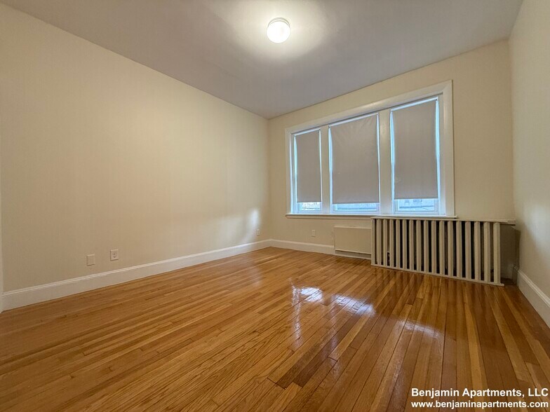 Building Photo - 93 Lancaster Ter