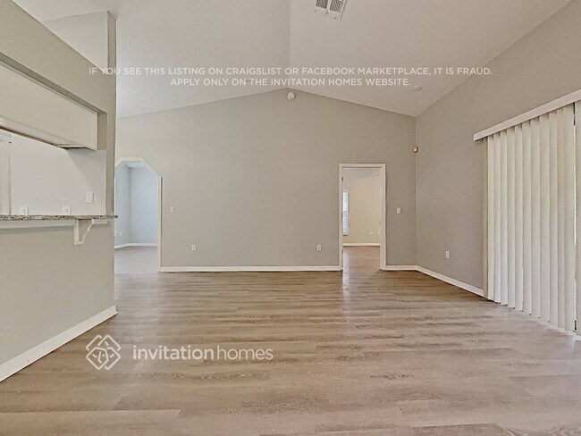 Building Photo - 2451 Sweetwater Blvd