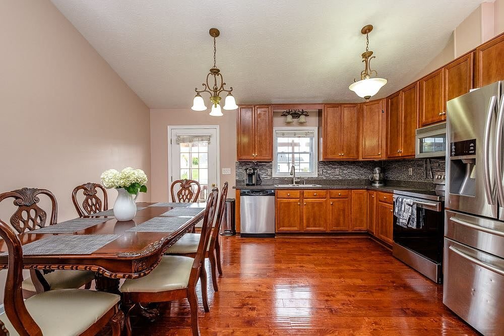 Building Photo - 1380 Stonechris Dr