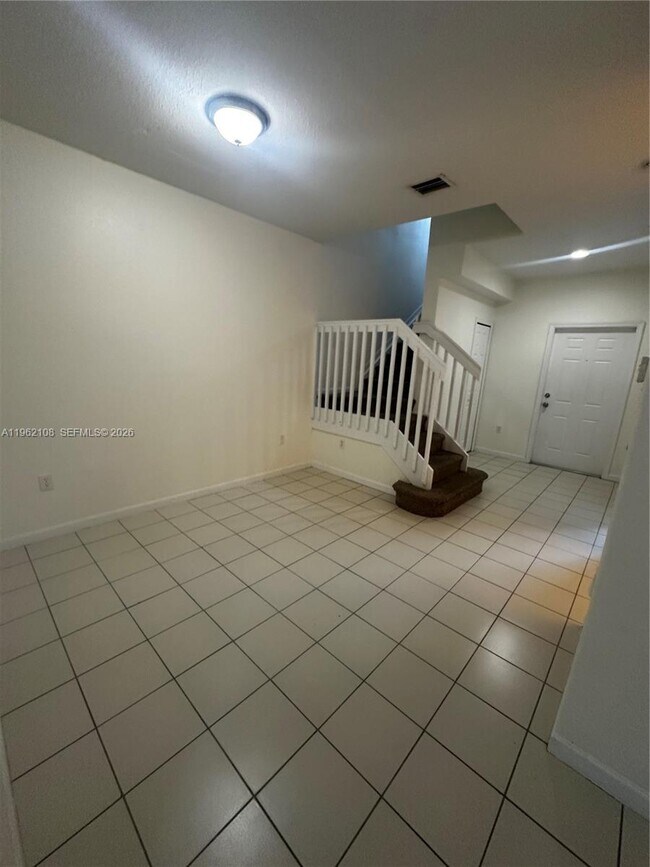 Building Photo - 2912 SE 15th Rd