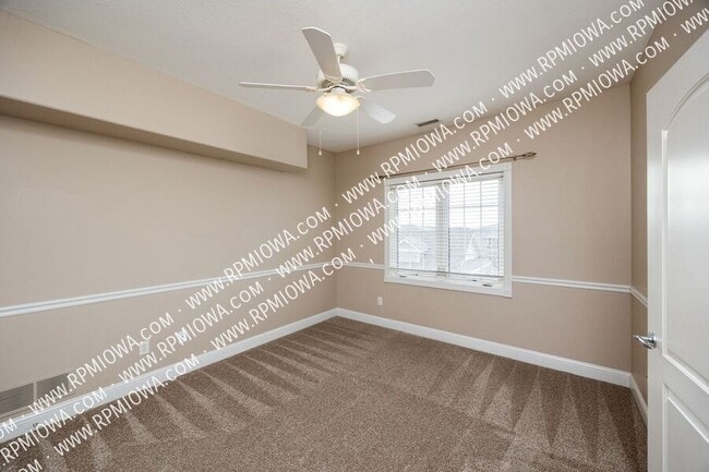 Building Photo - 14115 Airline Ave