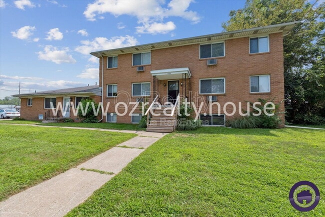 Building Photo - 1733 Christian Ave