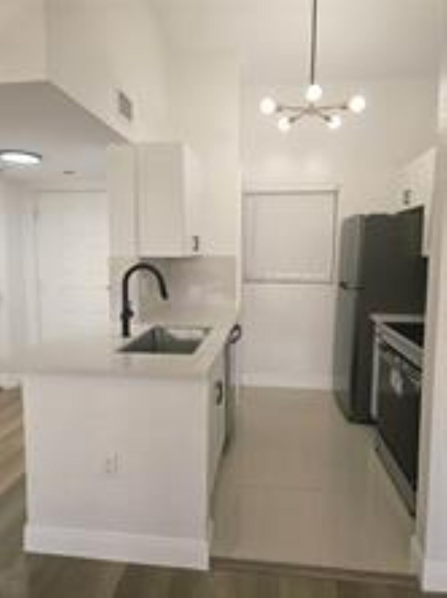 Building Photo - 2881 N Oakland Forest Dr