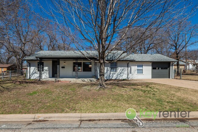 Building Photo - Freshly renovated 3 bedroom ranch in estab...