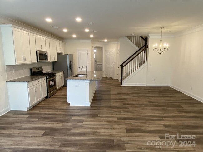 Building Photo - 1006 Moffat Ln