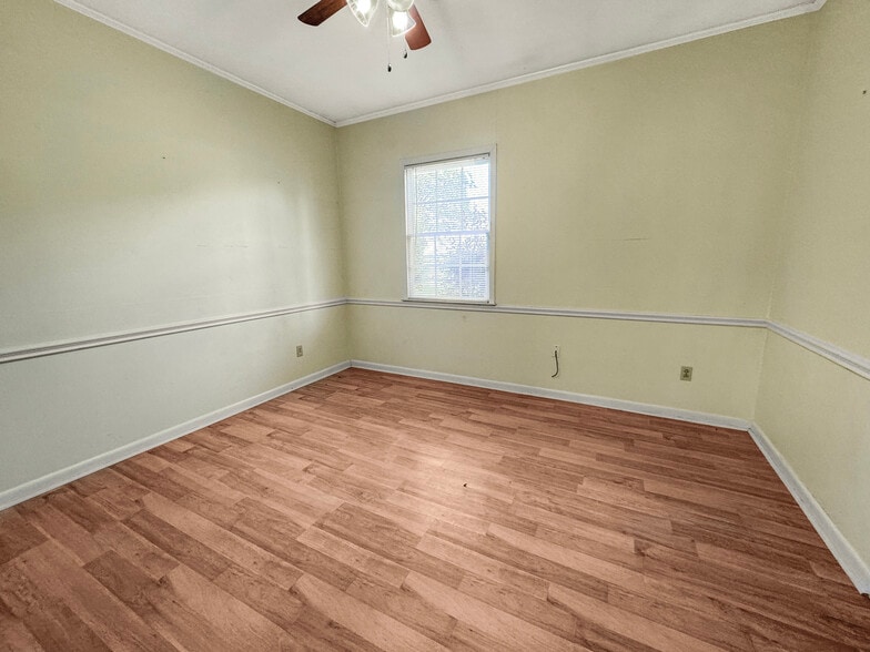 Building Photo - 3018 Wardlaw Rd