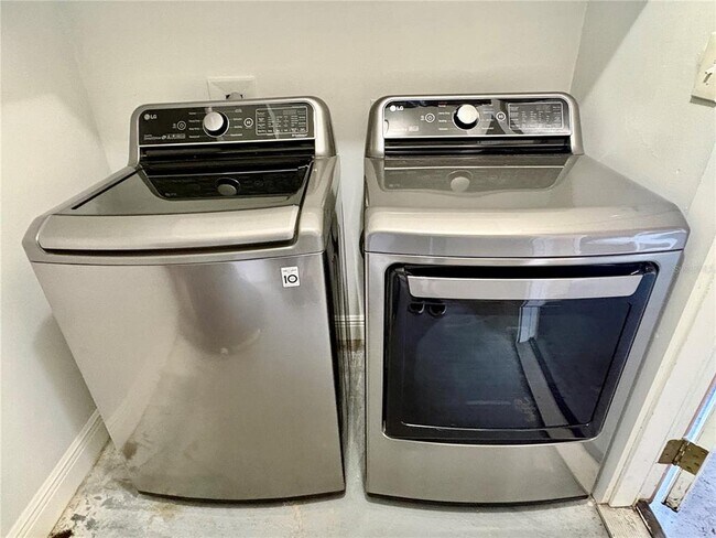 Building Photo - 4006 Cedar Limb Ct