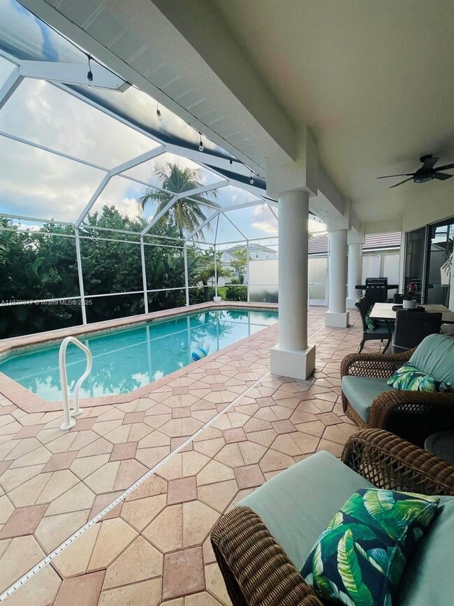 Building Photo - 8268 Southwind Bay Cir