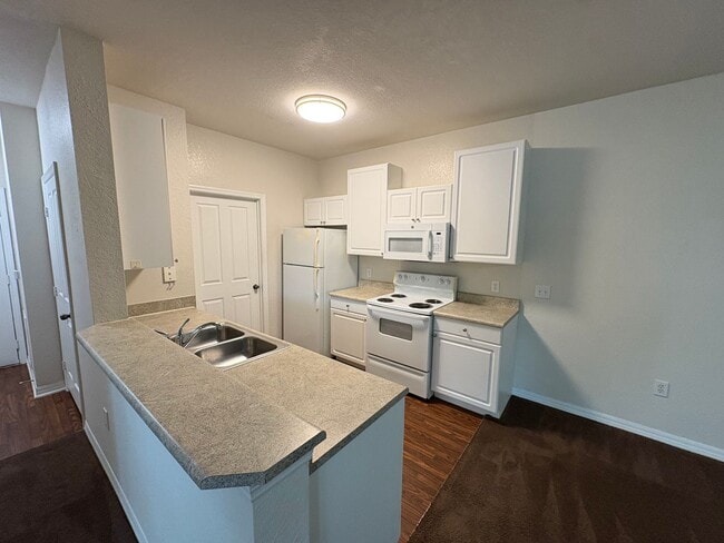 Building Photo - 1003