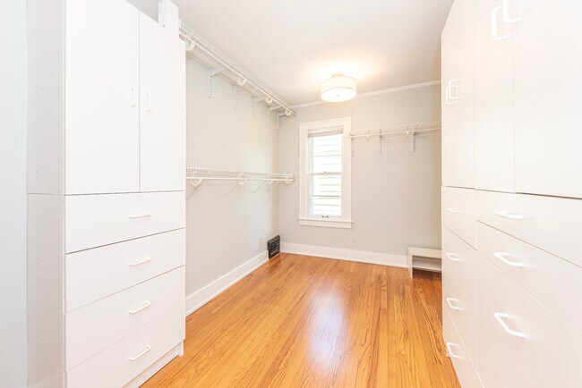 Building Photo - 1111 Olivia Ave