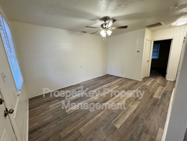 Building Photo - 1436 Brewer Ave