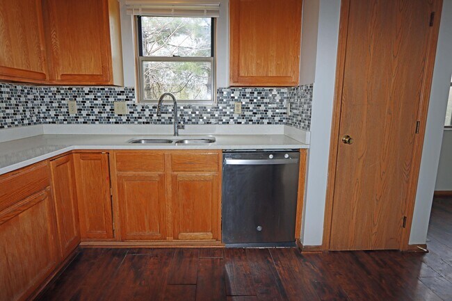 Building Photo - 1417 Wild Oats Dr