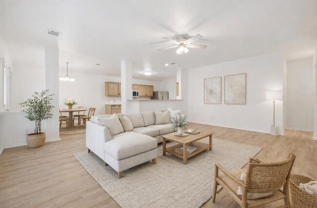 Building Photo - 1611 Sunnycrest Cir