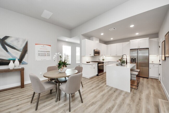 Building Photo - 5812 Francis Oak Ln