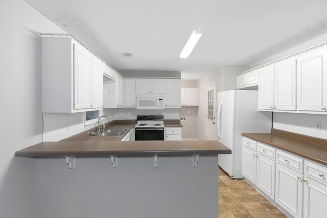 Building Photo - Coming Soon....Gorgeous 3bedroom 2bath in Stockbridge, GA!