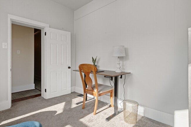 Building Photo - 537 N Mary St