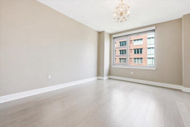 Building Photo - 9 Ave at Port Imperial