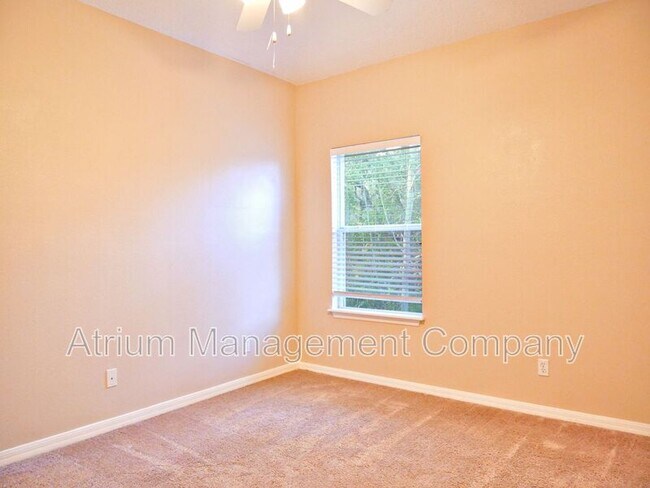 Building Photo - 590 Pinebranch Cir